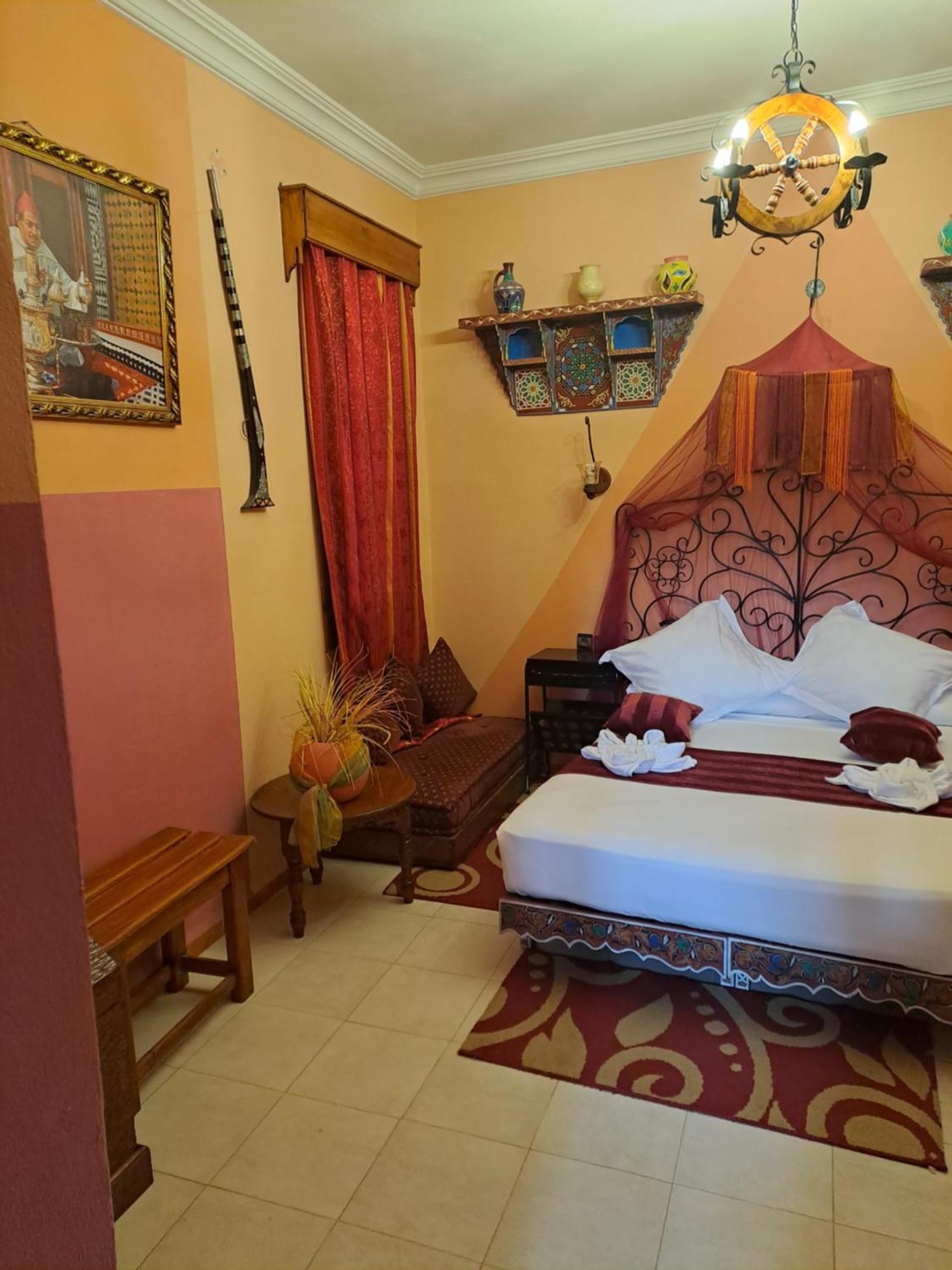 Hotel Casa Khaldi Шефшауэн Экстерьер фото