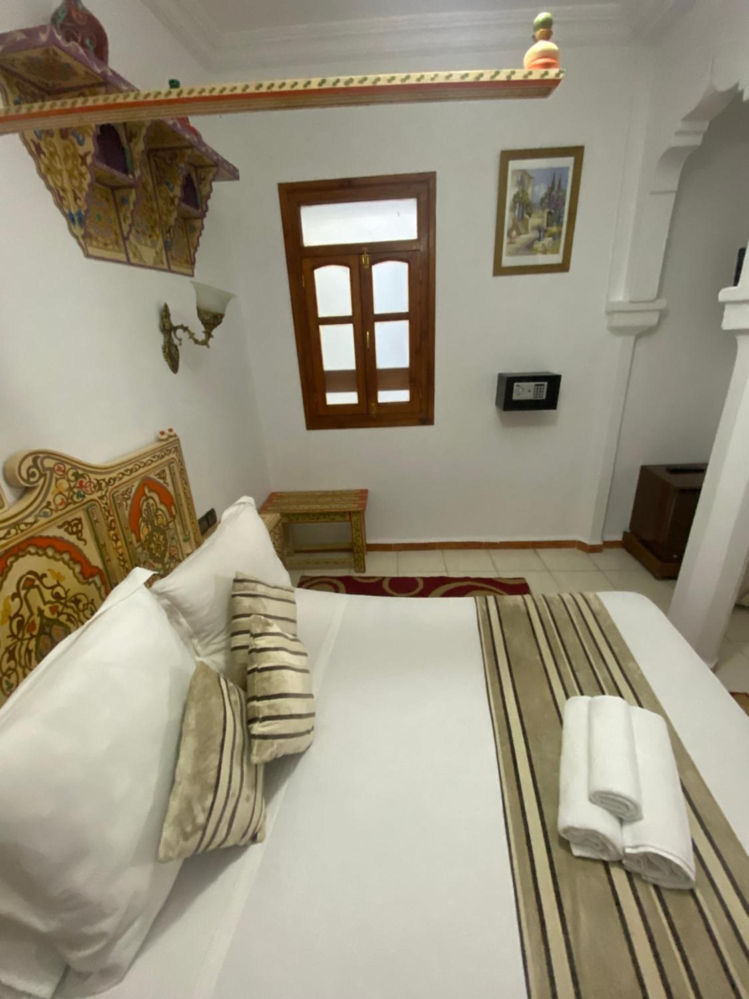 Hotel Casa Khaldi Шефшауэн Экстерьер фото